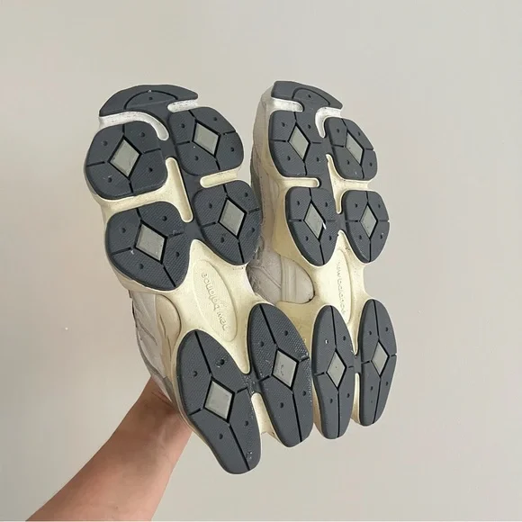 New Balance // 9060 Sneakers - Picture 7 of 8